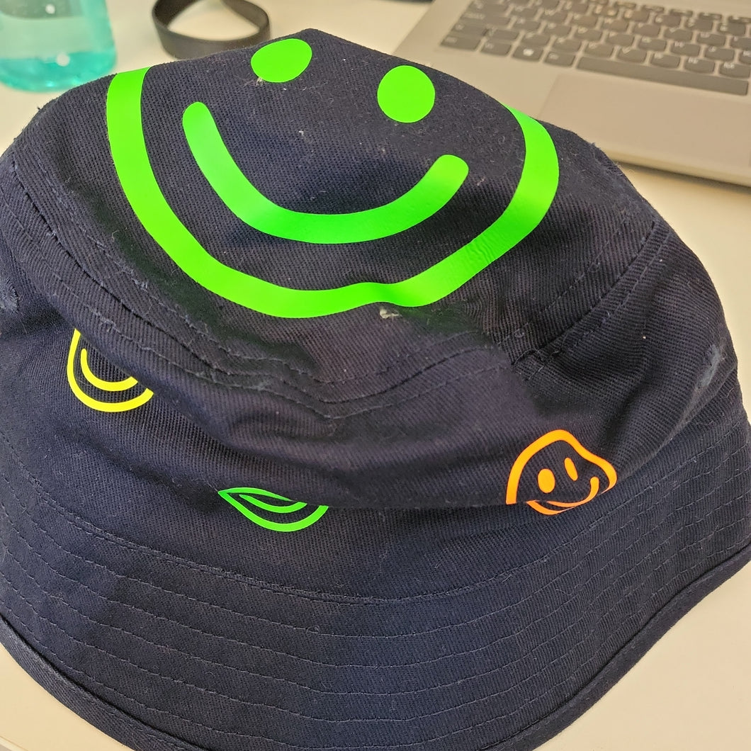 S/M Navy neon smiley bucket hat